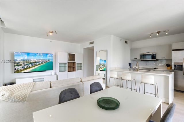 3470 E Coast Ave H1711, Miami, FL 33137
