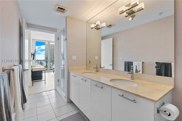 3470 E Coast Ave H1711, Miami, FL 33137