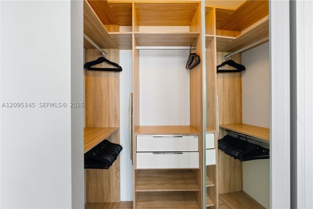 3470 E Coast Ave H1711, Miami, FL 33137