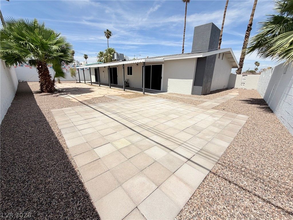 1483 Pawnee Drive, Las Vegas, NV 89169 — photo 5