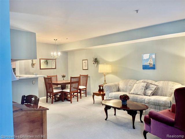 22254 Cape Cod Way, Farmington Hills, MI 48336