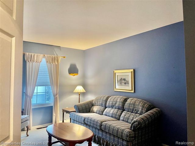 22254 Cape Cod Way, Farmington Hills, MI 48336