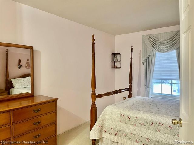 22254 Cape Cod Way, Farmington Hills, MI 48336