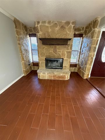 813 County Road 3680, Paradise, TX 76073