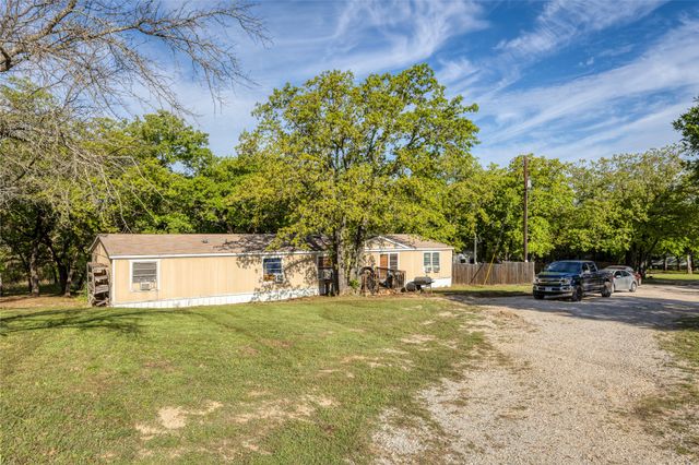 813 County Road 3680, Paradise, TX 76073