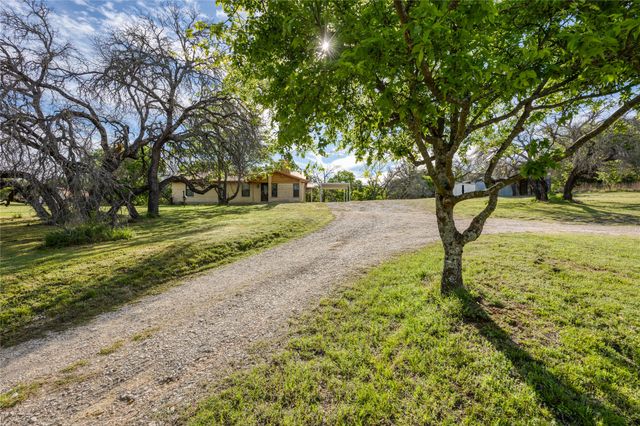 813 County Road 3680, Paradise, TX 76073