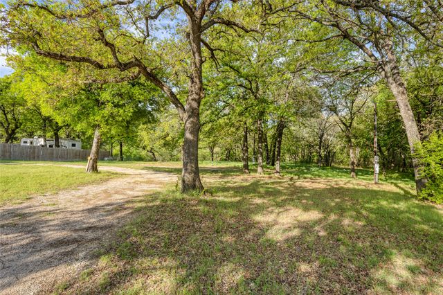 813 County Road 3680, Paradise, TX 76073