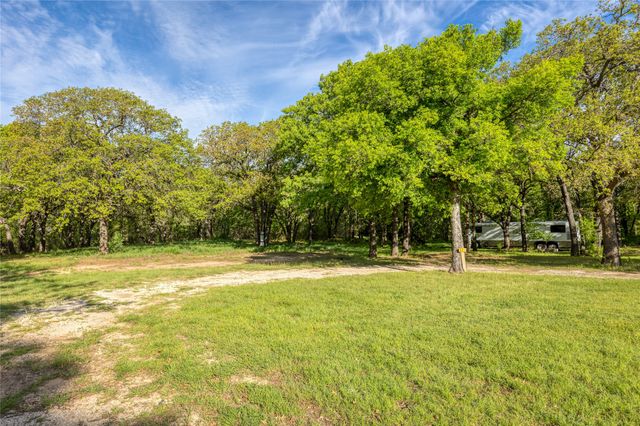 813 County Road 3680, Paradise, TX 76073