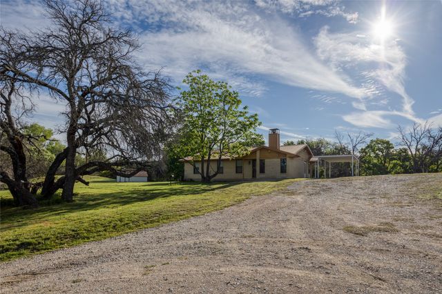 813 County Road 3680, Paradise, TX 76073