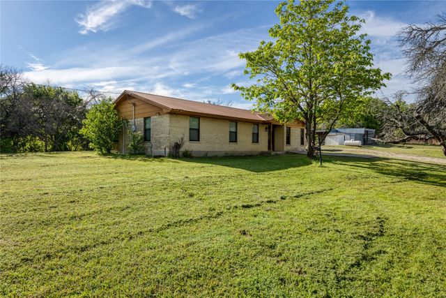 813 County Road 3680, Paradise, TX 76073