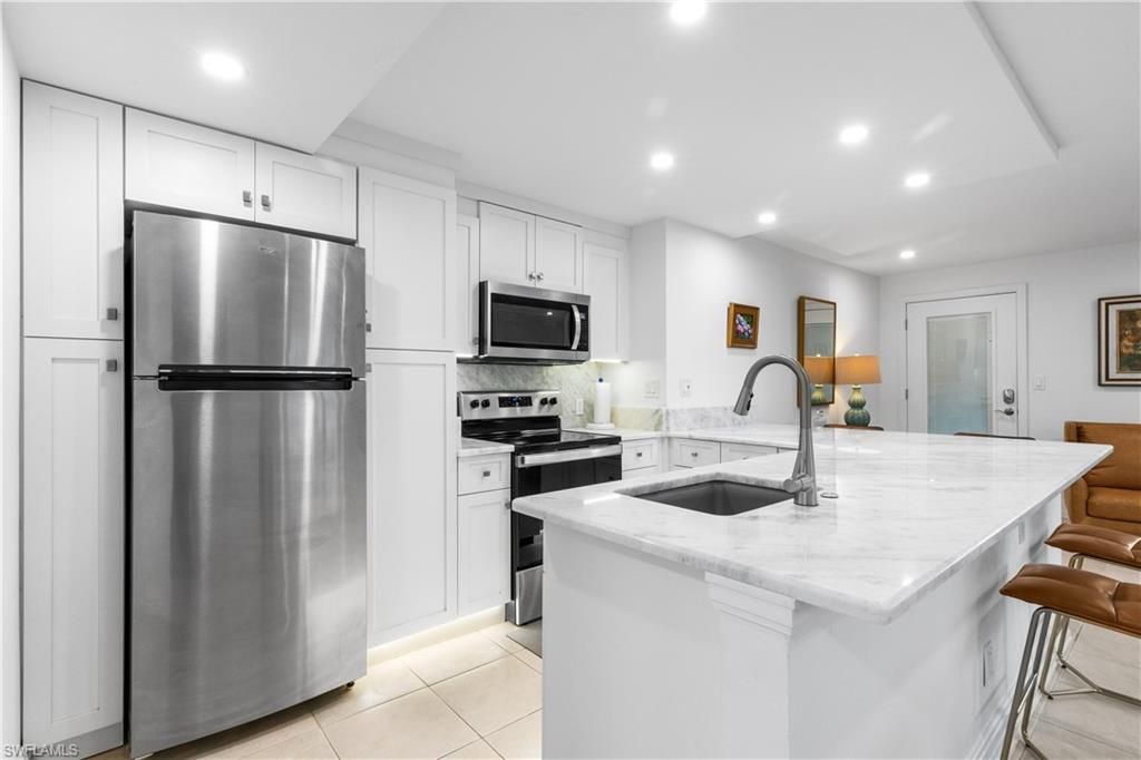 2800 Gulf Shore BLVD N 100, NAPLES, FL 34103 — photo 5