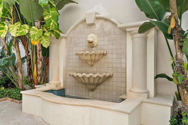 712 Ocean Drive, Juno Beach, FL 33408