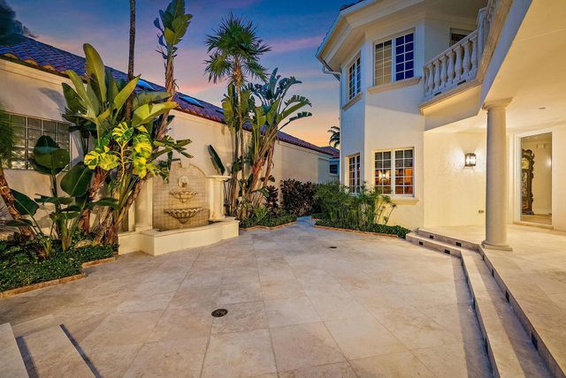 712 Ocean Drive, Juno Beach, FL 33408