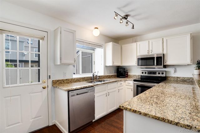 9661 W Chatfield Avenue B, Littleton, CO 80128