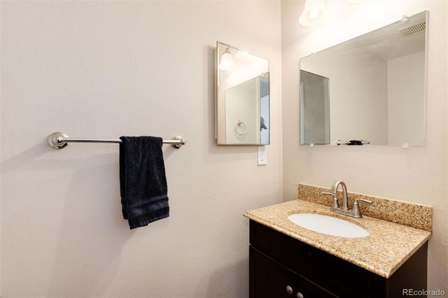 9661 W Chatfield Avenue B, Littleton, CO 80128