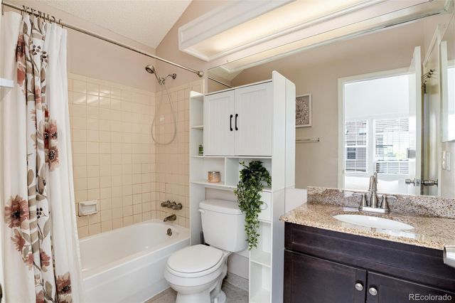 9661 W Chatfield Avenue B, Littleton, CO 80128