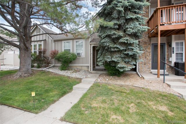 9661 W Chatfield Avenue B, Littleton, CO 80128