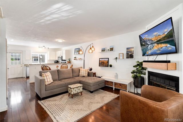 9661 W Chatfield Avenue B, Littleton, CO 80128