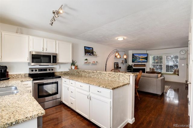 9661 W Chatfield Avenue B, Littleton, CO 80128