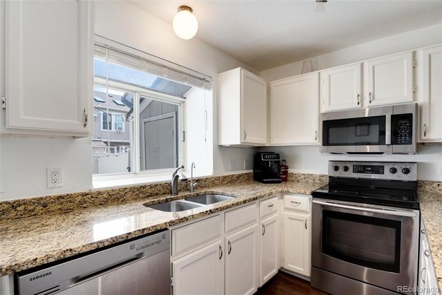 9661 W Chatfield Avenue B, Littleton, CO 80128