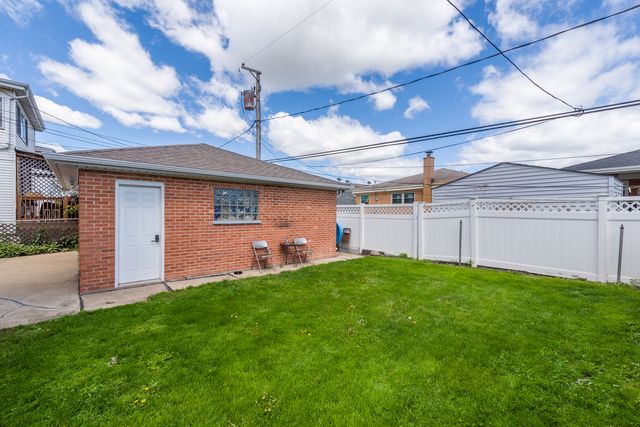 8312 W Summerdale Avenue 2, Chicago, IL 60656