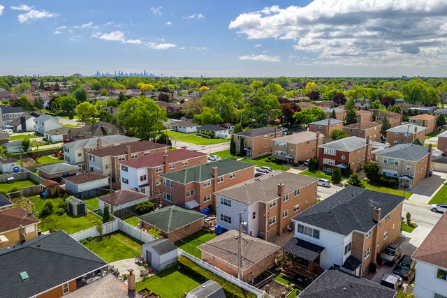 8312 W Summerdale Avenue 2, Chicago, IL 60656