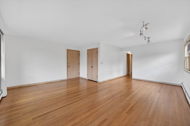 8312 W Summerdale Avenue 2, Chicago, IL 60656