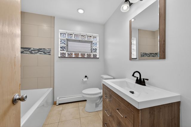 8312 W Summerdale Avenue 2, Chicago, IL 60656