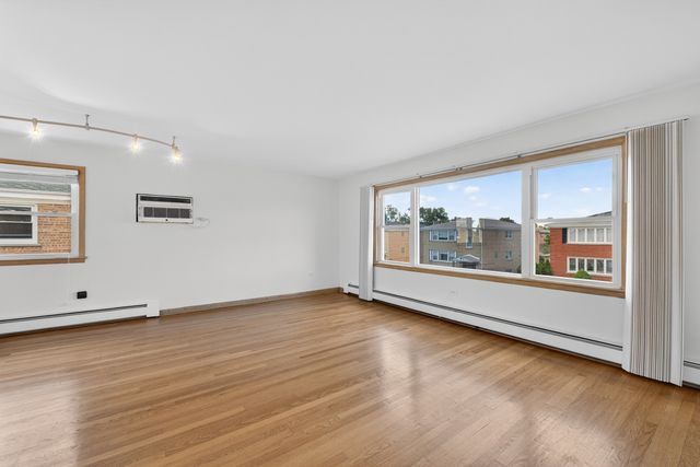 8312 W Summerdale Avenue 2, Chicago, IL 60656