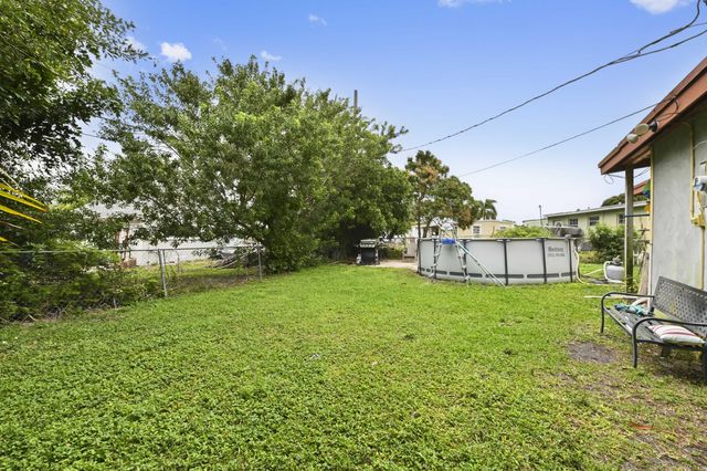 291 Tulip Tree Drive, Lantana, FL 33462