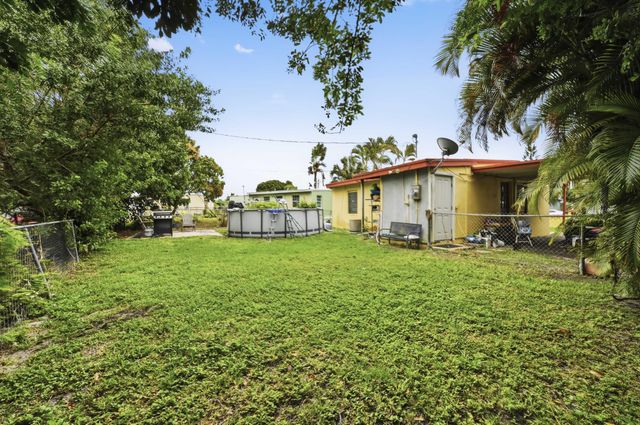 291 Tulip Tree Drive, Lantana, FL 33462