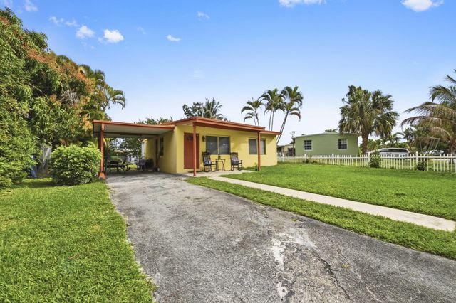 291 Tulip Tree Drive, Lantana, FL 33462