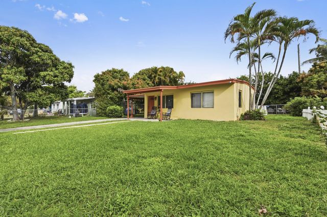 291 Tulip Tree Drive, Lantana, FL 33462