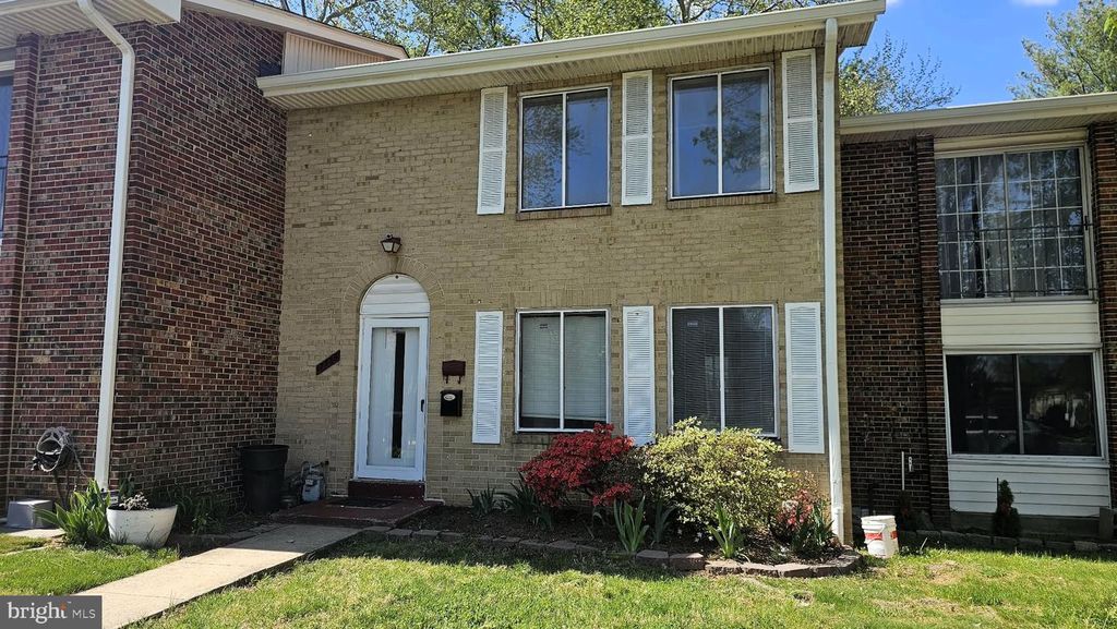 Image 1 of property listing at 17736 TOPFIELD DR #4-D, Gaithersburg, MD 20877