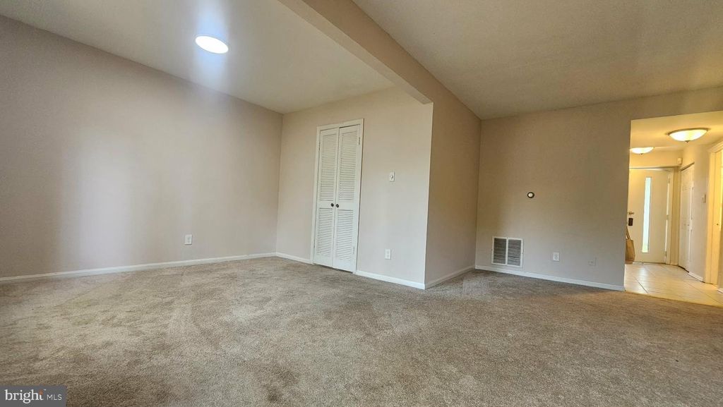 Image 14 of property listing at 17736 TOPFIELD DR #4-D, Gaithersburg, MD 20877