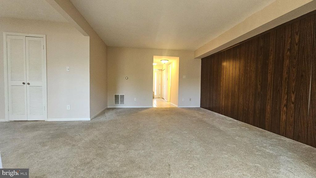 Image 16 of property listing at 17736 TOPFIELD DR #4-D, Gaithersburg, MD 20877