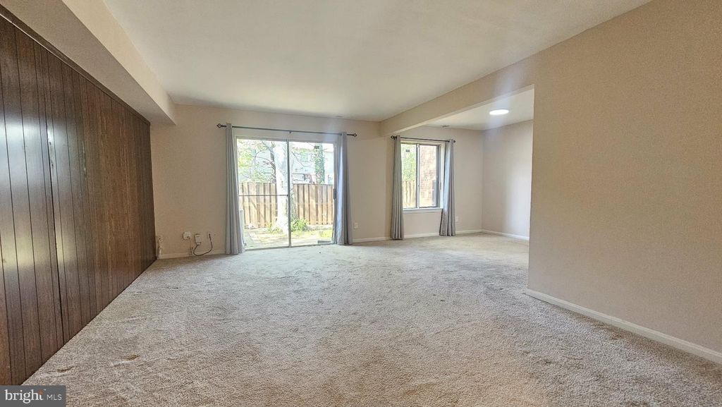 Image 17 of property listing at 17736 TOPFIELD DR #4-D, Gaithersburg, MD 20877