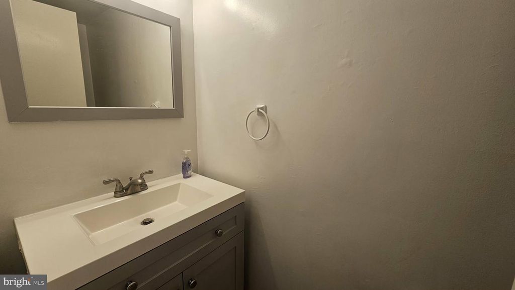 Image 19 of property listing at 17736 TOPFIELD DR #4-D, Gaithersburg, MD 20877