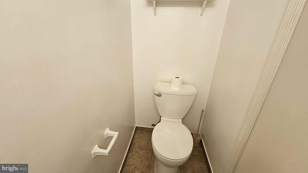 Image 20 of property listing at 17736 TOPFIELD DR #4-D, Gaithersburg, MD 20877