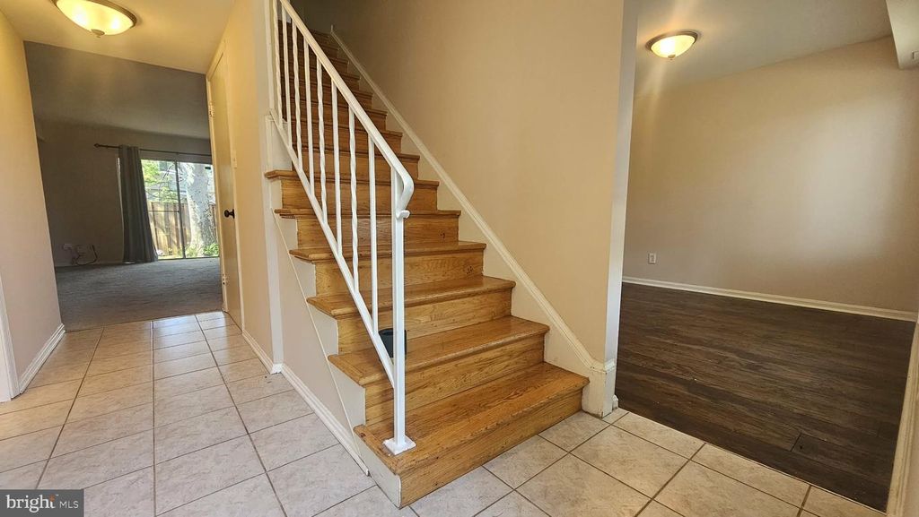 Image 3 of property listing at 17736 TOPFIELD DR #4-D, Gaithersburg, MD 20877