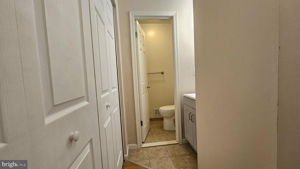 Image 25 of property listing at 17736 TOPFIELD DR #4-D, Gaithersburg, MD 20877