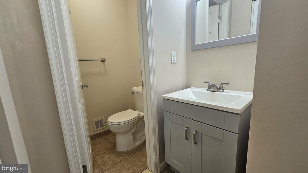 Image 26 of property listing at 17736 TOPFIELD DR #4-D, Gaithersburg, MD 20877