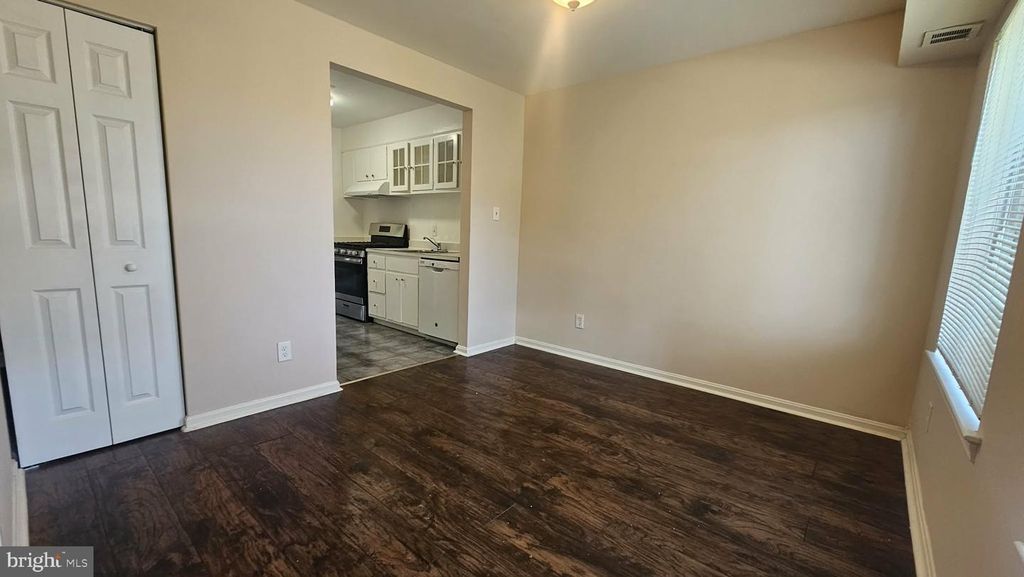 Image 9 of property listing at 17736 TOPFIELD DR #4-D, Gaithersburg, MD 20877