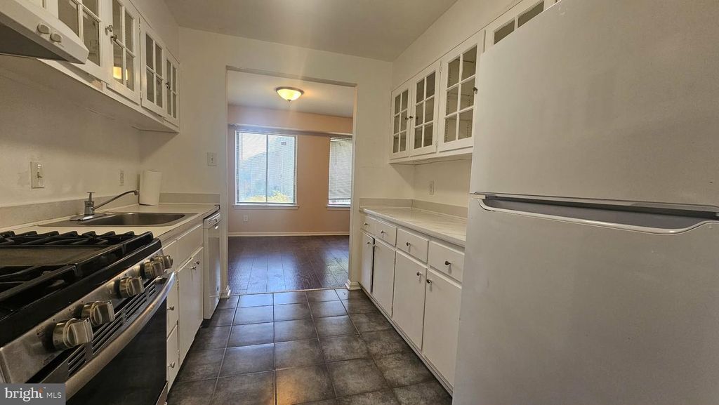 Image 10 of property listing at 17736 TOPFIELD DR #4-D, Gaithersburg, MD 20877