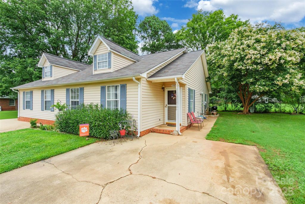 1098 Farm Pond Lane, Rock Hill, SC 29732