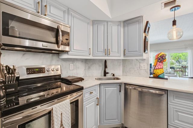 290 W Palmetto Park Road 203, Boca Raton, FL 33432