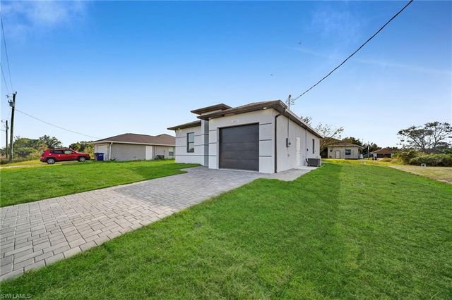 2607 57th ST W, Lehigh Acres, FL 33971