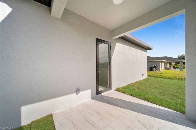 2607 57th ST W, Lehigh Acres, FL 33971