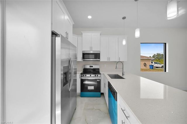 2607 57th ST W, Lehigh Acres, FL 33971