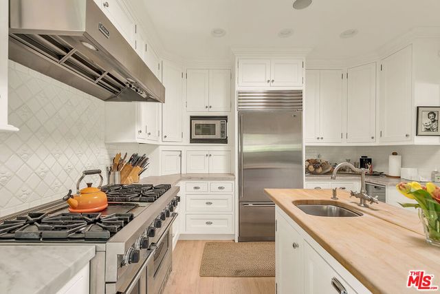 6203 Temple Hill Drive, Los Angeles, CA 90068